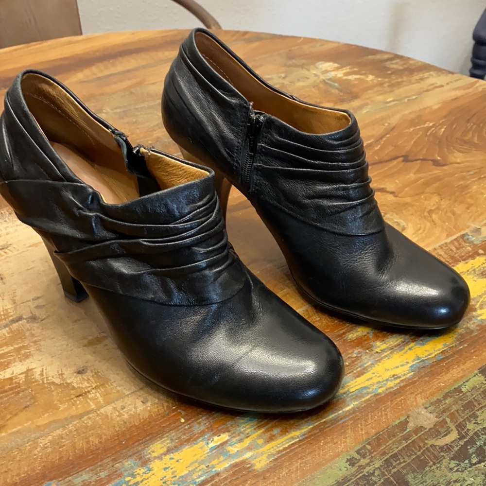 Sofft Black Leather Heels